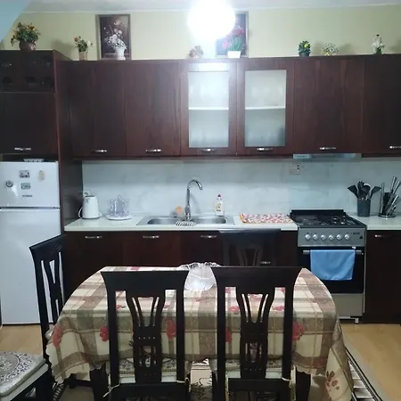 Petrit Apartment Qeparo
