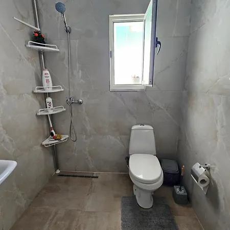 Petrit Apartment Qeparo