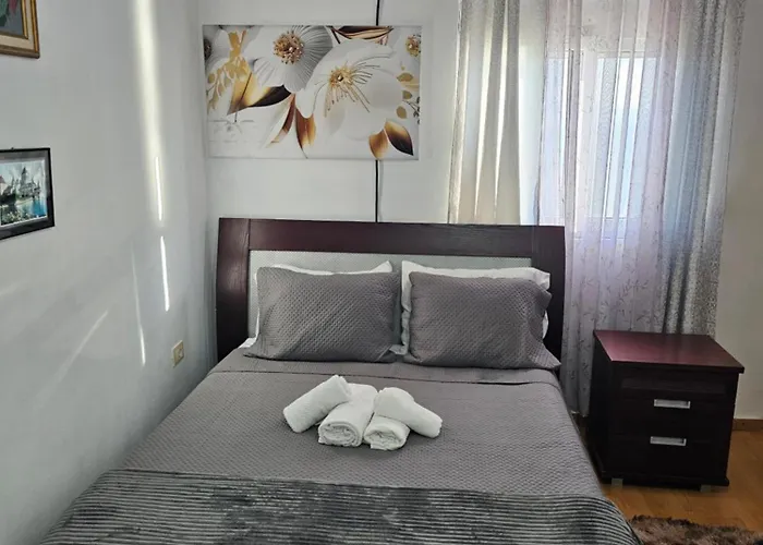 Petrit Appartamento Qeparo